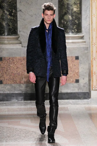 Look 7